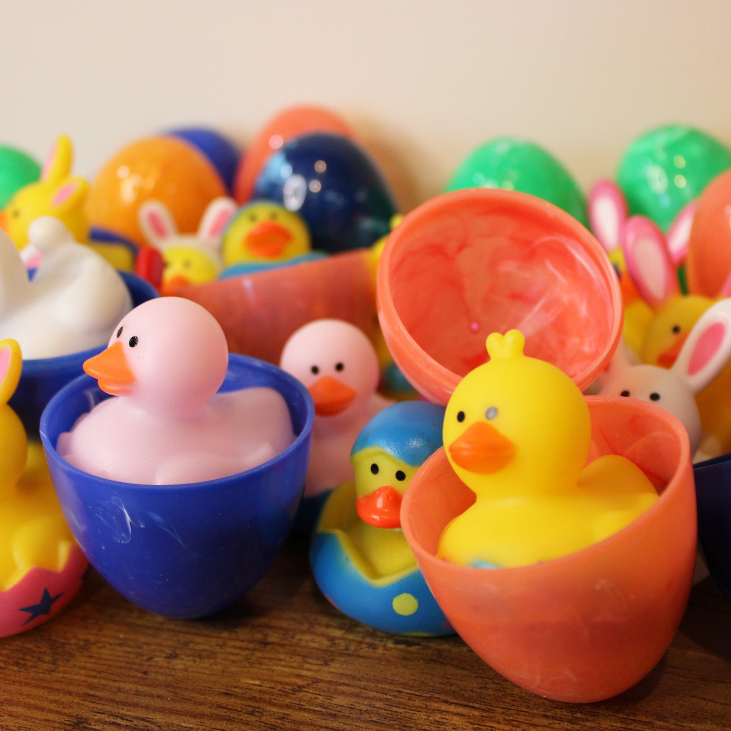 Easter Ducks with Plastic Eggs - Set of 18